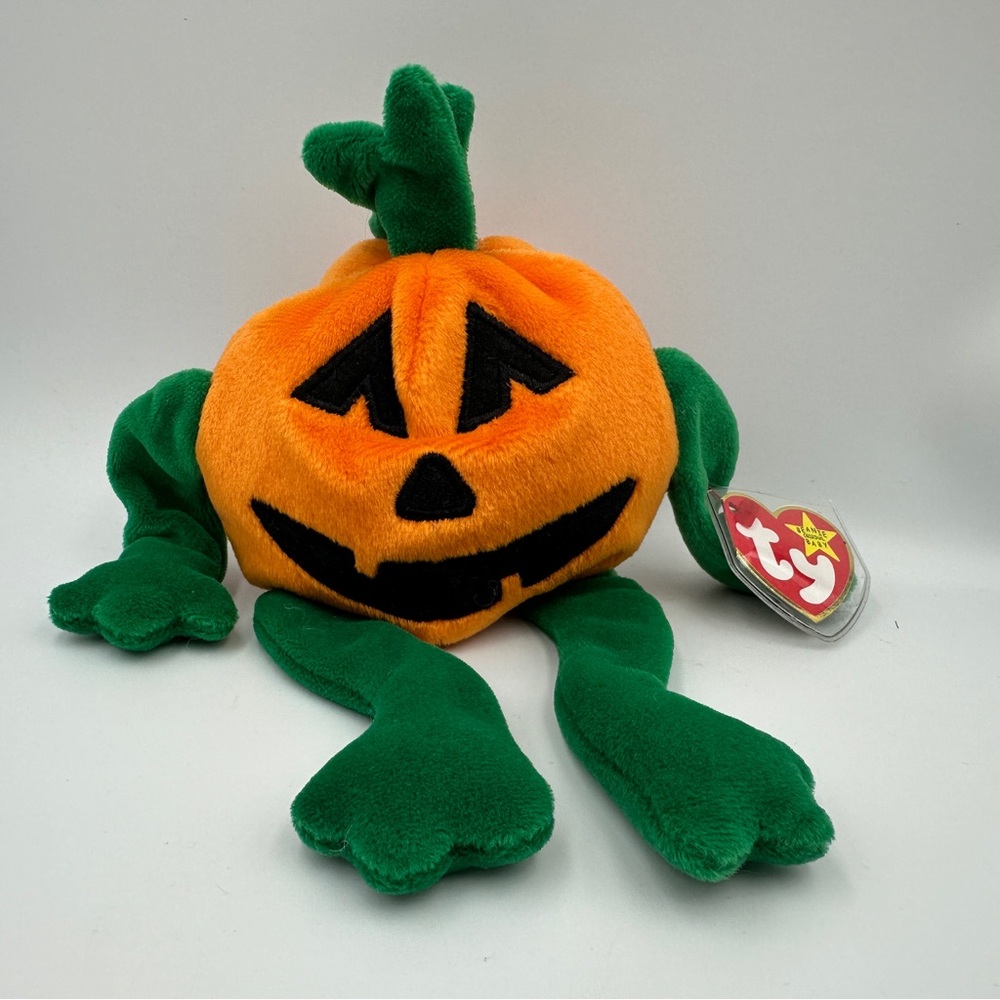 TY Beanie Baby
Retired Pumkin' the Pumpkin DOB
10-31-98 w Tag